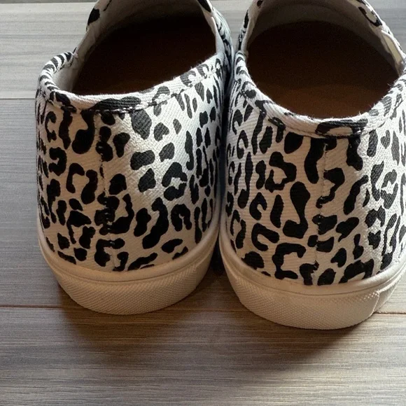 Torrid Women's Black and White Leopard Print Sneakers Size 9.5WW - Picture 4 of 7